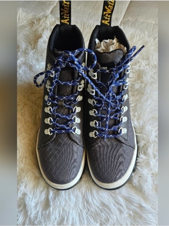 Dr. Martens Shoes - Dr. Martens Black Canvas Interior Shoe Label